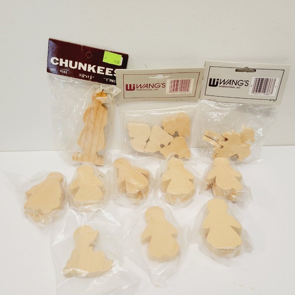 Vtg Mix 19 Craft Mini Wood Chunky DIY Paint Your Own Boy Girl Dollhouse Figures
